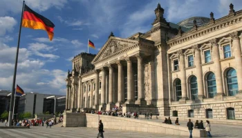 РИА Новости: в Германии компании объявили о планах сократить более 37 тыс человек