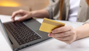 ФАС обязала маркетплейсы Wildberries и Ozon изменить практики работы с продавцами