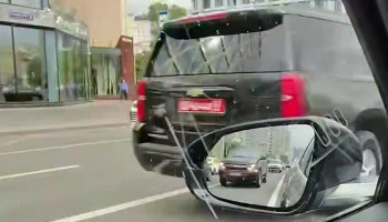 Кортеж с номерами американских дипломатов заметили в Москве Кортеж с номерами американских дипломатов заметили в Москве