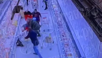 Трое пострадавших при нападении в гипермаркете Петербурга остаются в реанимации