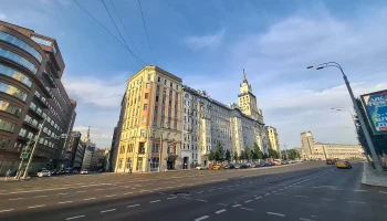 Движение транспорта открыли на Садовом кольце после Большого фестиваля бега Движение транспорта открыли на Садовом кольце после Большого фестиваля бега