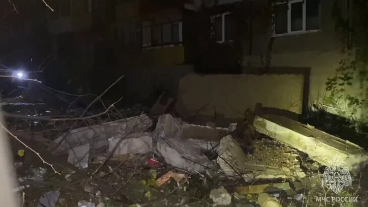 Пожар в жилом доме в Алчевске произошел после взрыва Пожар в жилом доме в Алчевске произошел после взрыва