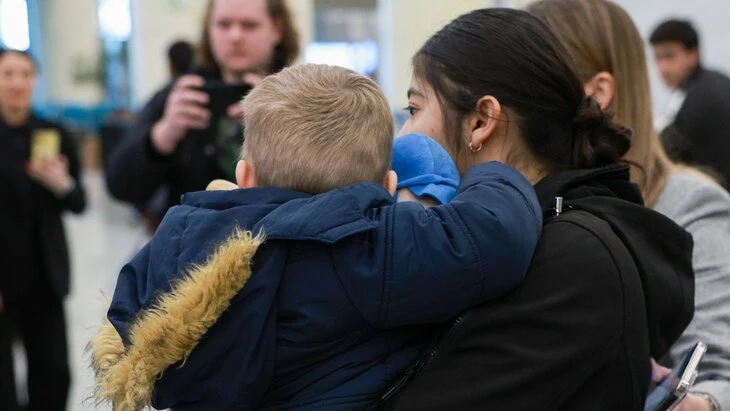 Оставшийся без родителей ребенок возвращен из Мексики в Россию Оставшийся без родителей ребенок возвращен из Мексики в Россию