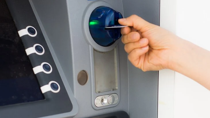 Минфин допустил ввод лимита на внесение наличных через банкоматы осенью Минфин допустил ввод лимита на внесение наличных через банкоматы осенью