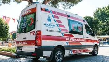 DHA: туристы пострадали в Анталье при столкновении двух джипов