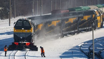 Столичная компания увеличила выпуск систем автоматизации снегоуборочных поездов