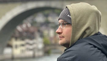 Более 300 человек пришло на прощание с фитнес-блогером Ивановым в Петербурге