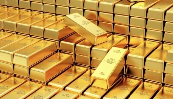 Стоимость фьючерса на золото опустилась ниже 4,3 тыс долларов впервые с декабря 2025 года