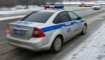 Автомобиль загорелся на Ленинском проспекте в Тропарево-Никулине