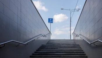 Строители на 65% достроили пешеходный переход под МЦД-1 на севере Москвы