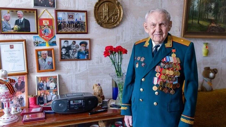 Собянин вручил награды ветеранам ВОВ и участникам СВО в преддверии 23 февраля Собянин вручил награды ветеранам ВОВ и участникам СВО в преддверии 23 февраля