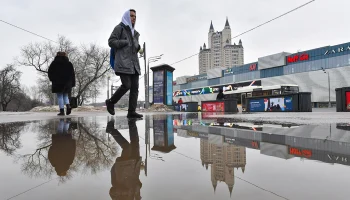 Вильфанд: Аномально теплая погода в РФ станет причиной опасных явлений