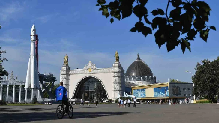 Светодинамический фонтан появится под ракетой-носителем «Восток» на ВДНХ Светодинамический фонтан появится под ракетой-носителем «Восток» на ВДНХ