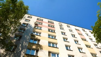 В доме 1973 года постройки установят 12 новых лифтов