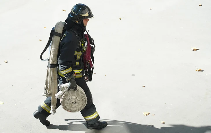 Пожар на складе макулатуры в Ростове-на-Дону локализовали Пожар на складе макулатуры в Ростове-на-Дону локализовали