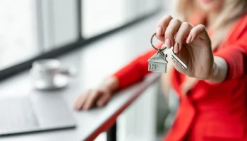 Эксперт Хайдер назвала два лучших инструмента, чтобы накопить на квартиру ребенку