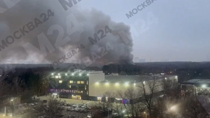 Площадь пожара в кафе в "Сокольниках" выросла до 200 "квадратов" Площадь пожара в кафе в "Сокольниках" выросла до 200 "квадратов"