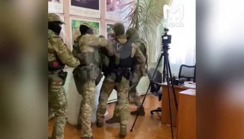 Жителя Благовещенска скрутили в ЗАГСе из-за нападения на мужчину