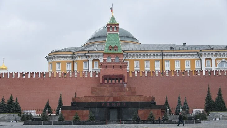 Мавзолей Ленина будет закрыт для посетителей 19 июля Мавзолей Ленина будет закрыт для посетителей 19 июля