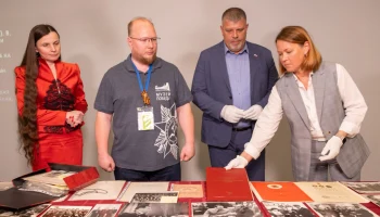 Уникальный личный архив летчика-аса Ивана Кожедуба передали в Музей Победы