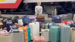 В аэропорту Шереметьево разгрузили багаж после долгой задержки