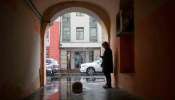 Синоптики сообщили об облачной погоде с дождем в Москве 18 ноября