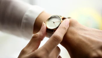 Удар по организму или бонус: можно ли прибавить к суткам дополнительные два часа