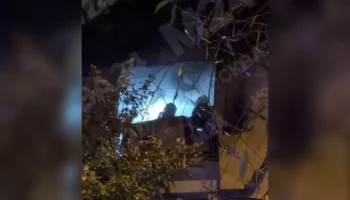 Открытое горение ликвидировано в жилом доме на юго-западе Москвы