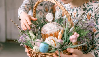 Свыше 12 тысяч куличей передали к Пасхе военнослужащим и на благотворительность