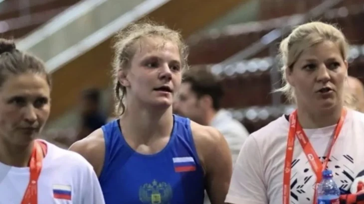 Россиянка Алина Шевченко завоевала золото на молодежном ЧМ по борьбе в США Россиянка Алина Шевченко завоевала золото на молодежном ЧМ по борьбе в США