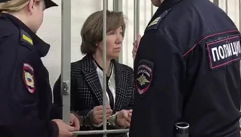 ТАСС: ВИП-карту для аэропортов 130 стран и 11 брендовых сумок найдены у ректора ПсковГУ