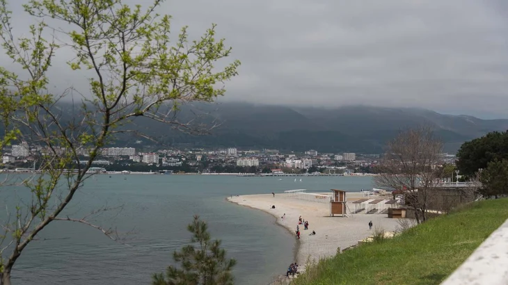 Отдыхающим в Геленджике запретили выходить в море из-за угрозы атаки беспилотников Отдыхающим в Геленджике запретили выходить в море из-за угрозы атаки беспилотников
