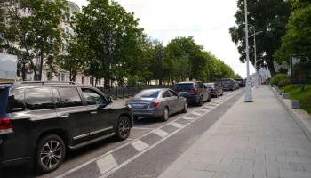 На ряде улиц Москвы снизится стоимость городской парковки с 1 июля