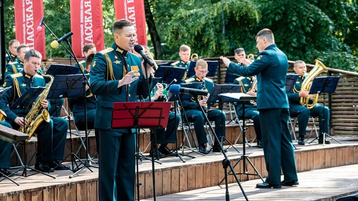 Оркестр Семеновского полка исполнит военные марши в парке "Северное Тушино"