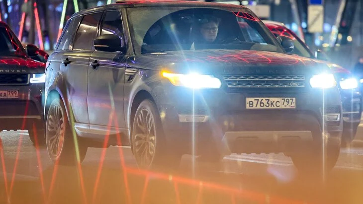 На внешней стороне 36-го км МКАД столкнулись несколько автомобилей На внешней стороне 36-го км МКАД столкнулись несколько автомобилей