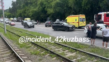 27 автомобилей столкнулись в Кемерове