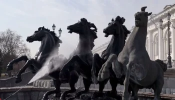 Фонтанный комплекс на Манежной площади начали готовить к открытию сезона Фонтанный комплекс на Манежной площади начали готовить к открытию сезона