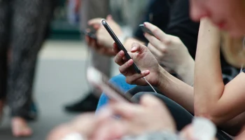 Минцифры: Связь 5G официально запустили в России