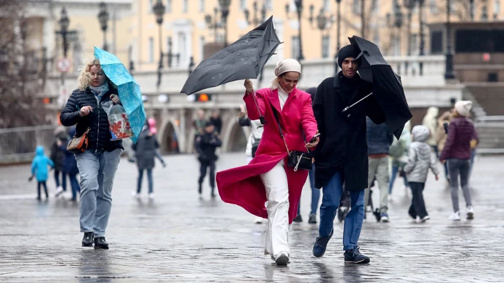 «Желтый» уровень опасности объявили в Москве из-за порывистого ветра «Желтый» уровень опасности объявили в Москве из-за порывистого ветра