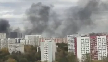 Сильный дым заметили на улице Молодцова в столичном районе Медведково