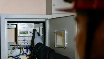 Около 70 тысяч электросчетчиков заменили в жилых домах Москвы с начала года
