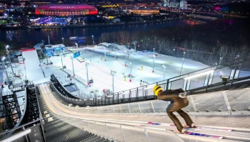 Собянин: На Воробьевых горах открылся большой лыжный трамплин