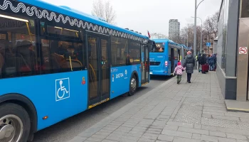 Работа наземного транспорта изменится в 14 районах Москвы