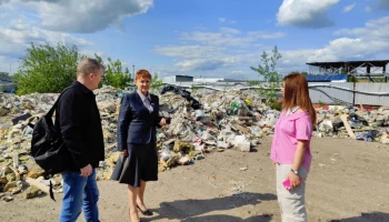 Депутат МГД Людмила Стебенкова помогла ликвидировать несанкционированную свалку в Печатниках