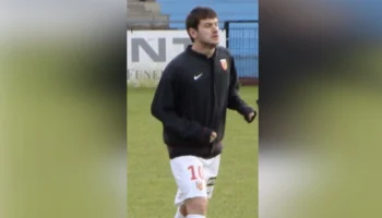 Бывший футболист сборной Сербии Милованович скончался во время матча