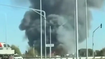 Мощный пожар произошел на строительном рынке в подмосковной деревне под Одинцово Мощный пожар произошел на строительном рынке в подмосковной деревне под Одинцово
