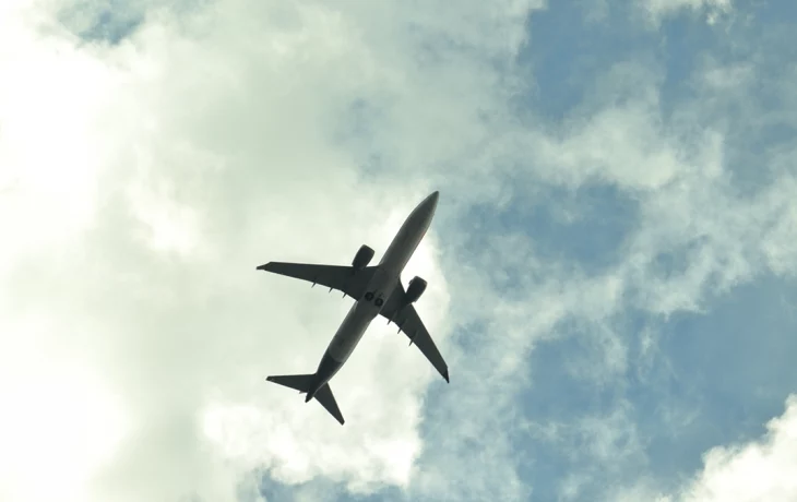 Baza: Пилот аэробуса S7 смотрел гонки во время посадки самолета Baza: Пилот аэробуса S7 смотрел гонки во время посадки самолета