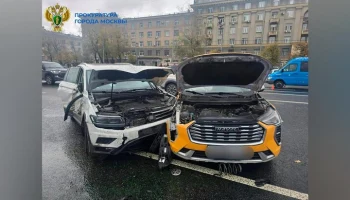 Четыре человека пострадали в ДТП на Кутузовском проспекте в Москве