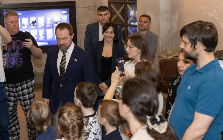 Политики, писатели и артисты стали участниками «Ночи музеев» в Музее Победы Политики, писатели и артисты стали участниками «Ночи музеев» в Музее Победы