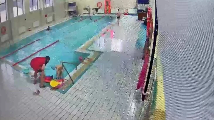 СК возбудил дело после того, как мальчик чуть не утонул в бассейне в Москве СК возбудил дело после того, как мальчик чуть не утонул в бассейне в Москве